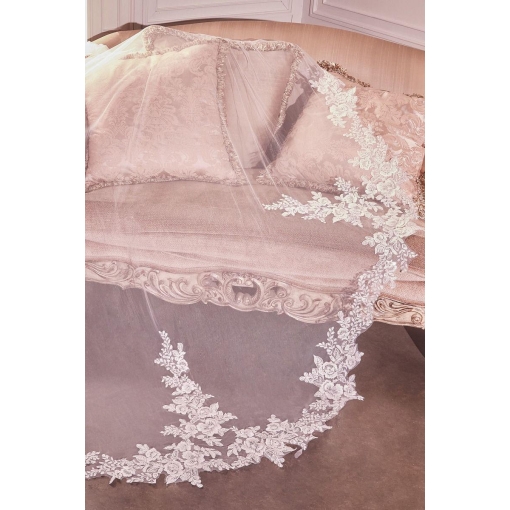 Scalloped Lace Veil - Image 3